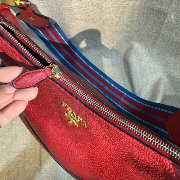 PRADA Vitello Phenix Red Shoulder Bag - Pre-loved - Picture 12 of 16
